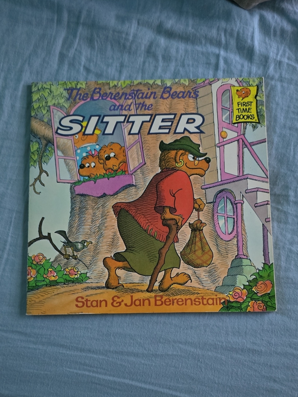 The Berenstain Bears and the Sitter - Illustrated Kids Book (Green, Red)